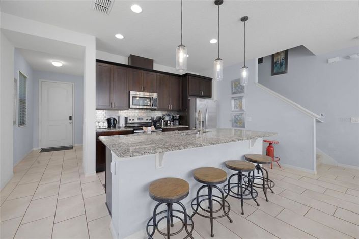 Image No.15-4 Bed Townhouse for sale