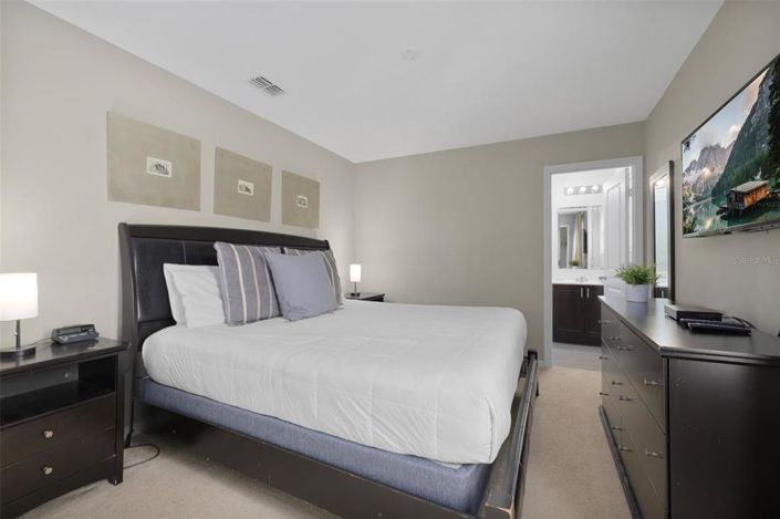 Image No.27-4 Bed Townhouse for sale