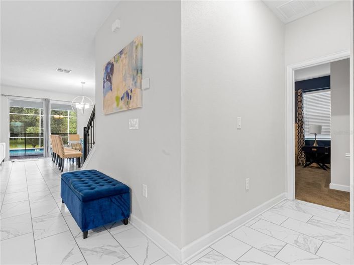 Image No.12-8 Bed Property for sale