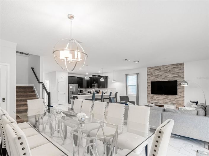 Image No.20-8 Bed Property for sale