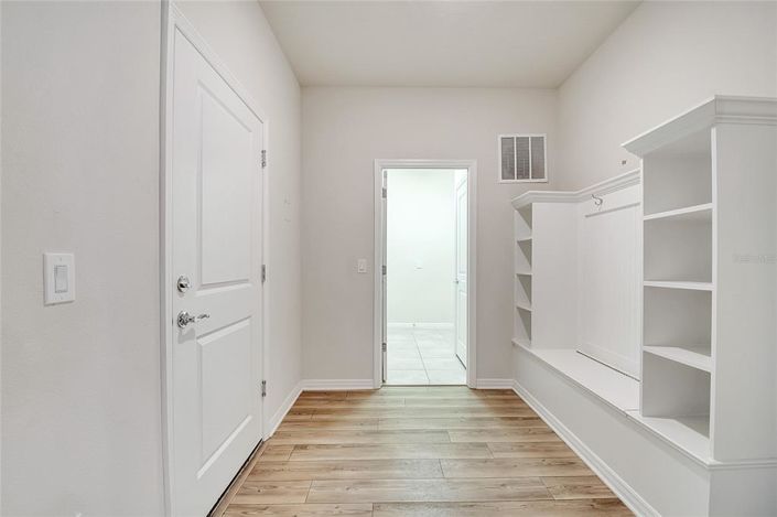 Image No.16-8 Bed Property for sale