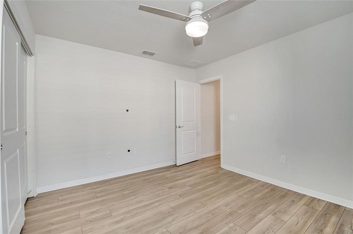 Image No.63-8 Bed Property for sale