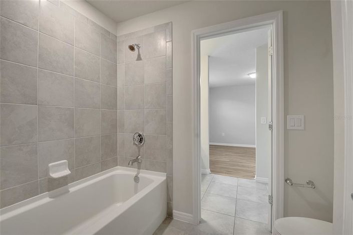 Image No.71-8 Bed Property for sale