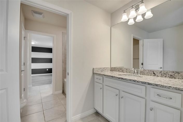 Image No.72-8 Bed Property for sale