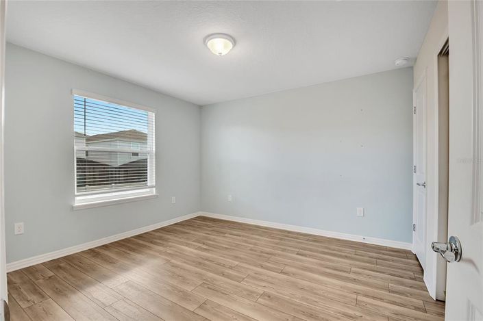 Image No.74-8 Bed Property for sale