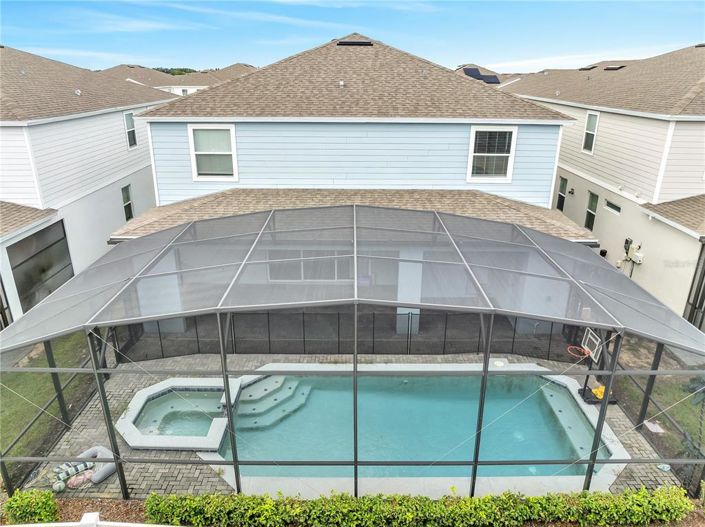 Image No.83-8 Bed Property for sale