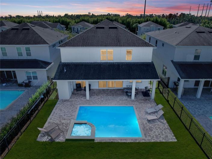 Image No.2-Propriété de 8 chambres à vendre à Kissimmee