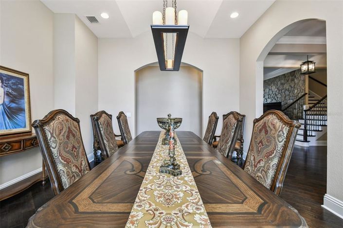 Image No.12-5 Bed Property for sale