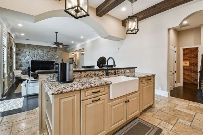 Image No.24-5 Bed Property for sale