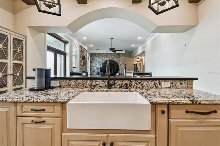 Image No.26-5 Bed Property for sale