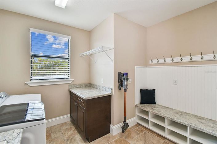 Image No.32-5 Bed Property for sale