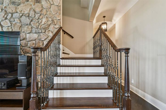 Image No.33-5 Bed Property for sale