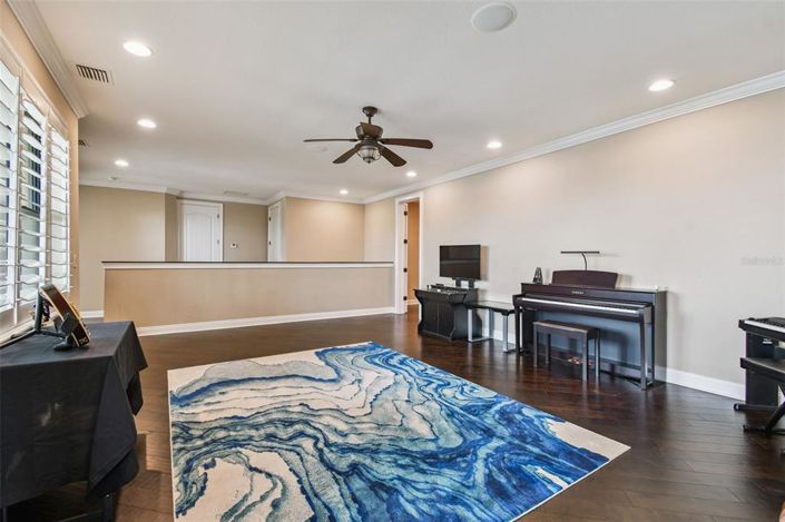 Image No.37-5 Bed Property for sale