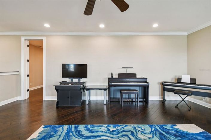 Image No.38-5 Bed Property for sale