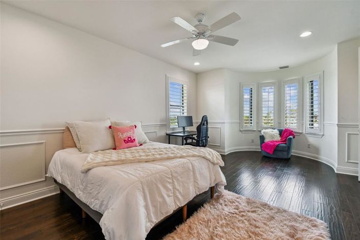 Image No.43-5 Bed Property for sale