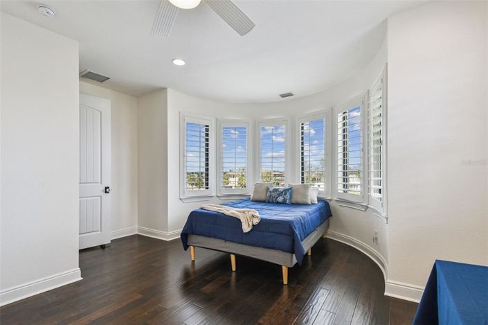 Image No.46-5 Bed Property for sale