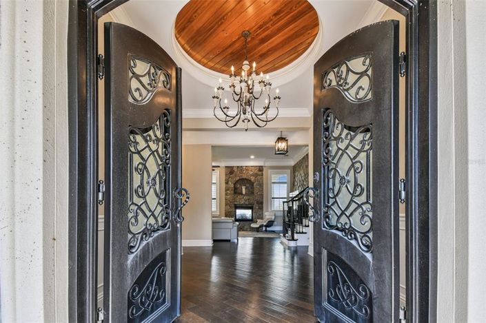 Image No.5-5 Bed Property for sale