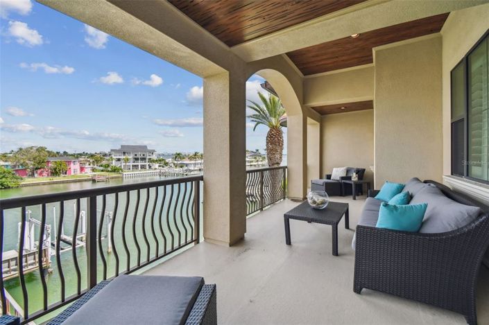 Image No.52-5 Bed Property for sale