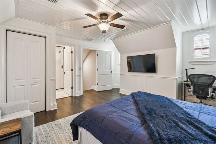 Image No.58-5 Bed Property for sale