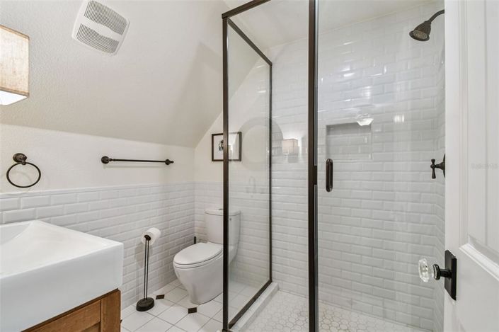 Image No.60-5 Bed Property for sale