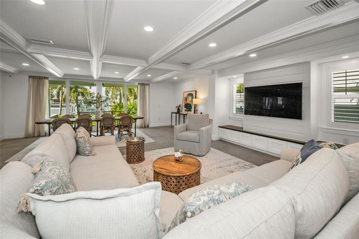 Image No.12-4 Bed Property for sale