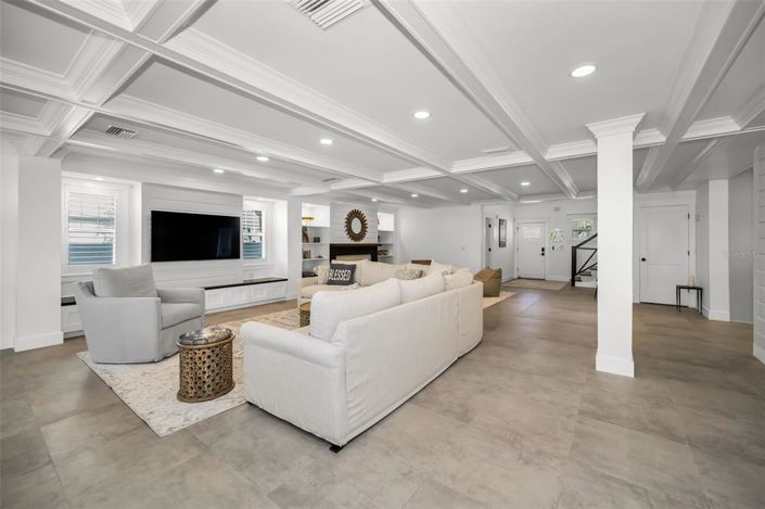 Image No.14-4 Bed Property for sale