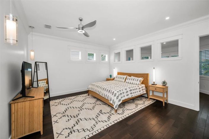 Image No.30-4 Bed Property for sale