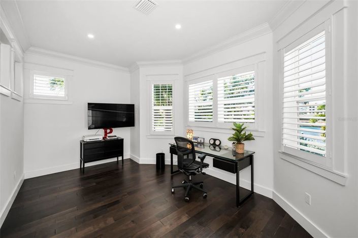 Image No.33-4 Bed Property for sale