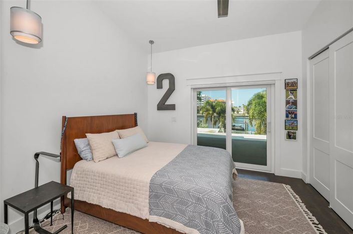 Image No.41-4 Bed Property for sale