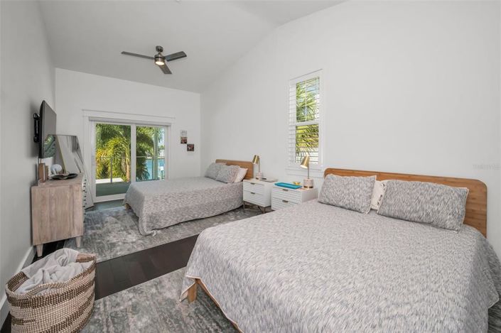 Image No.44-4 Bed Property for sale