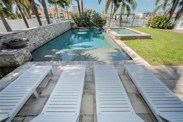 Image No.52-4 Bed Property for sale