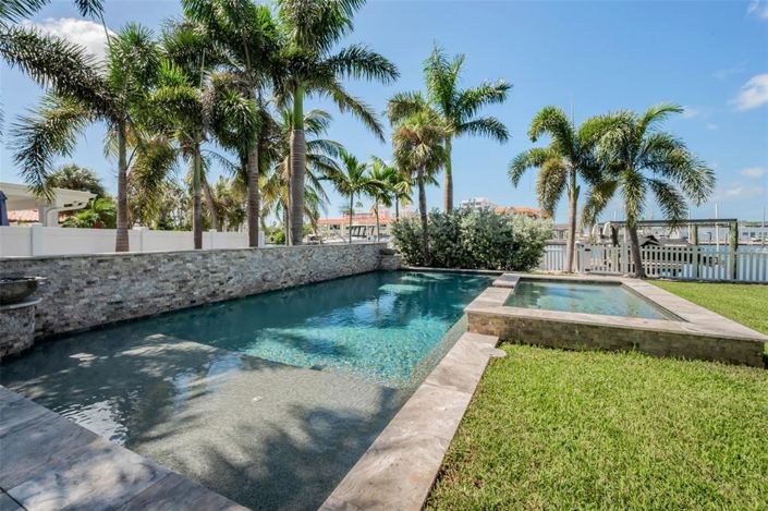 Image No.54-4 Bed Property for sale