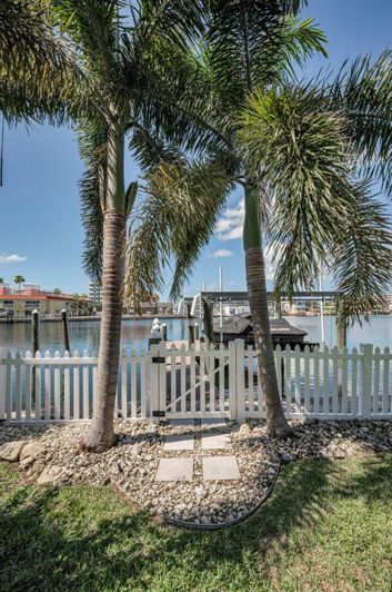 Image No.60-4 Bed Property for sale