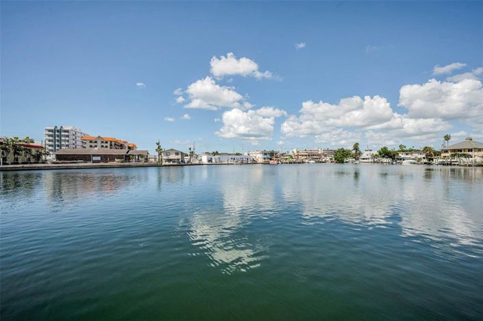 Image No.63-4 Bed Property for sale