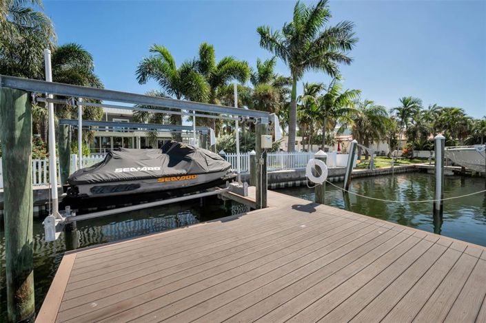 Image No.65-4 Bed Property for sale