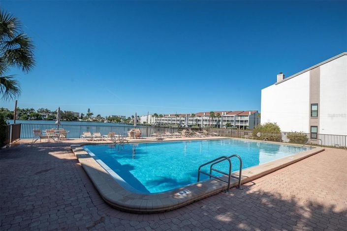 Image No.55-3 Bed Townhouse for sale