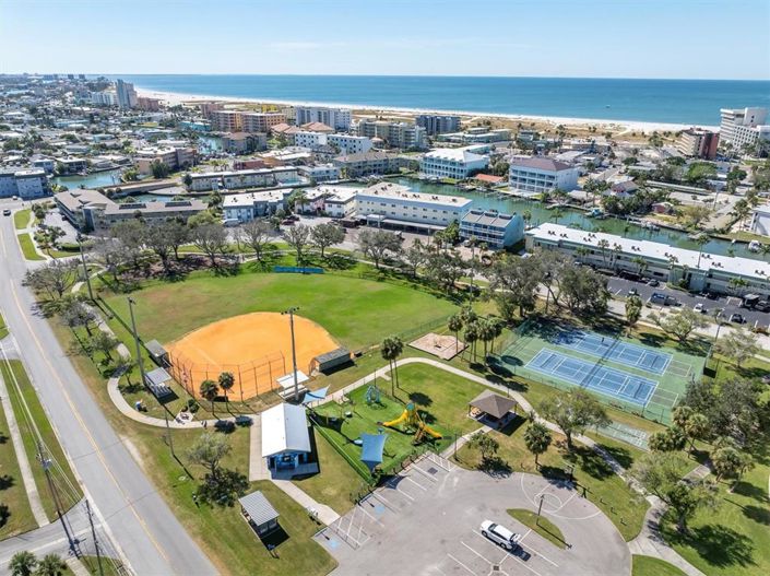 Image No.56-3 Bed Townhouse for sale