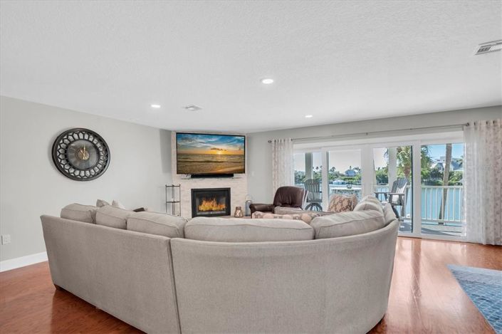 Image No.6-3 Bed Townhouse for sale