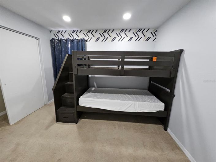 Image No.15-5 Bed Property for sale