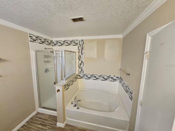 Image No.18-5 Bed Property for sale