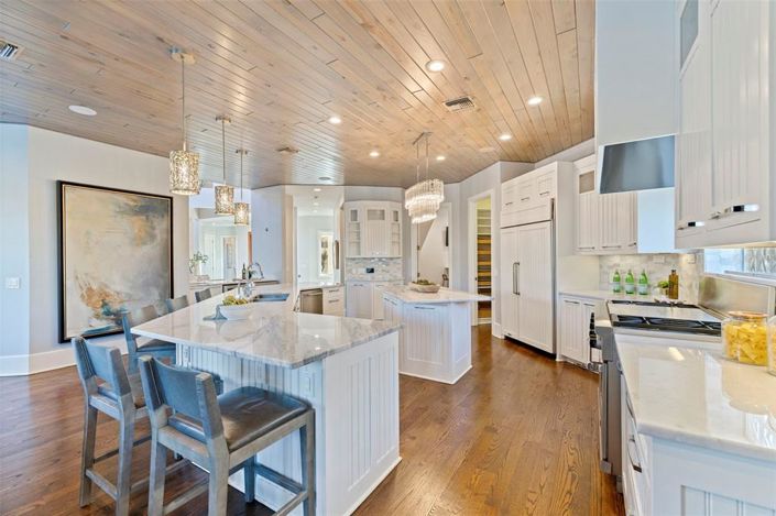 Image No.16-6 Bed Property for sale