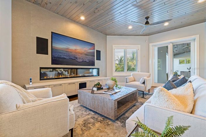 Image No.18-6 Bed Property for sale