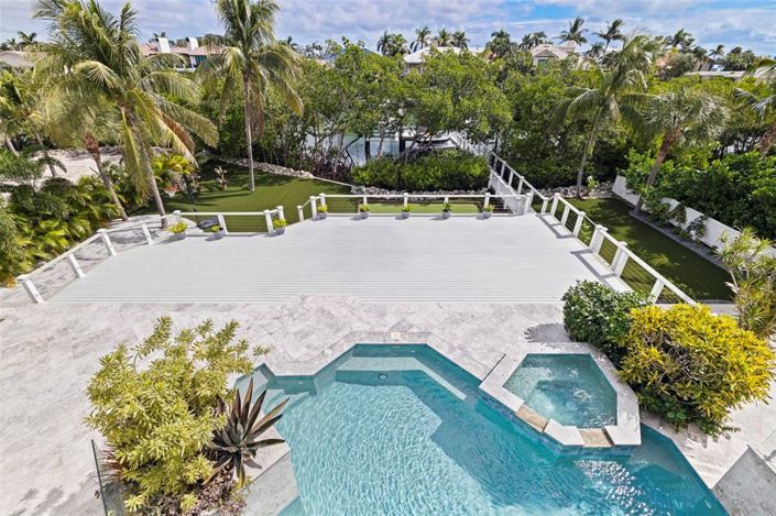 Image No.32-6 Bed Property for sale