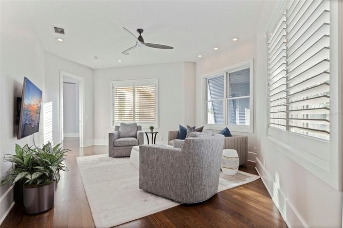 Image No.39-6 Bed Property for sale