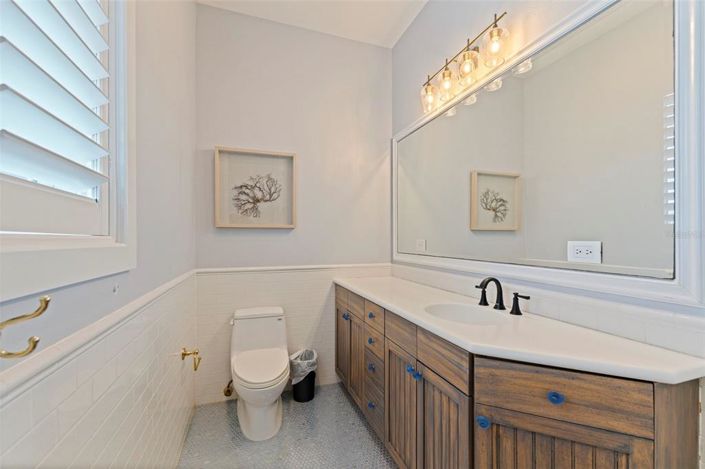 Image No.43-6 Bed Property for sale