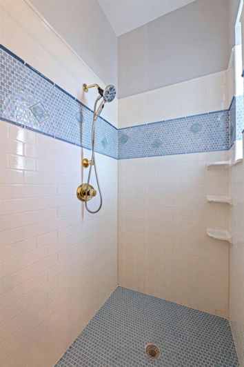 Image No.44-6 Bed Property for sale