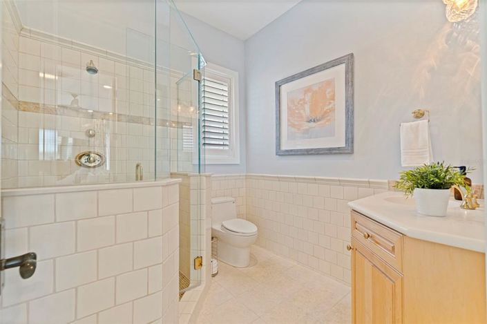 Image No.46-6 Bed Property for sale