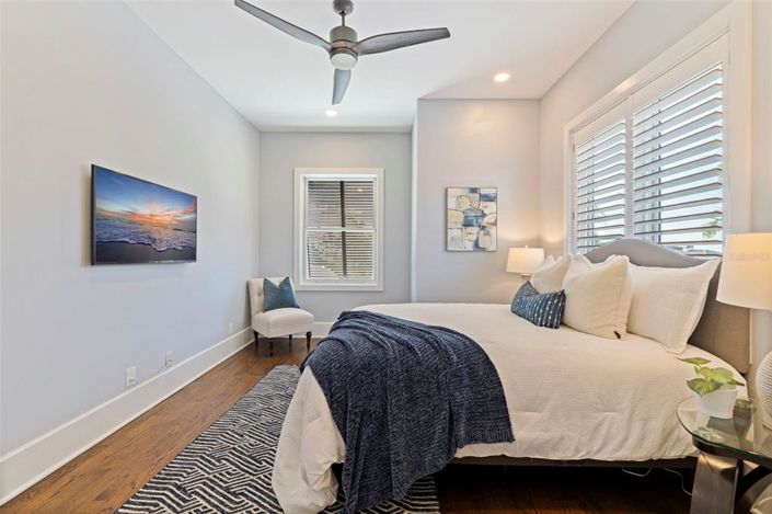 Image No.48-6 Bed Property for sale