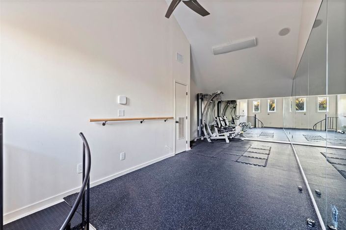 Image No.50-6 Bed Property for sale