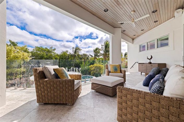 Image No.51-6 Bed Property for sale